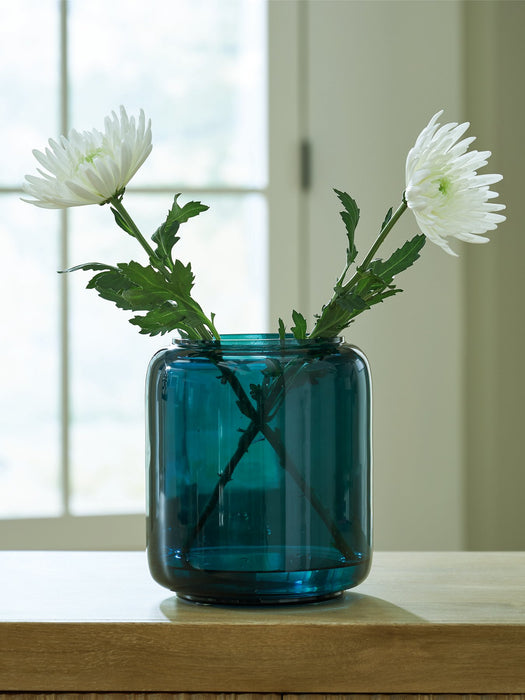 Inisland Vase - House n2 Home Furniture (Manchester,GA)