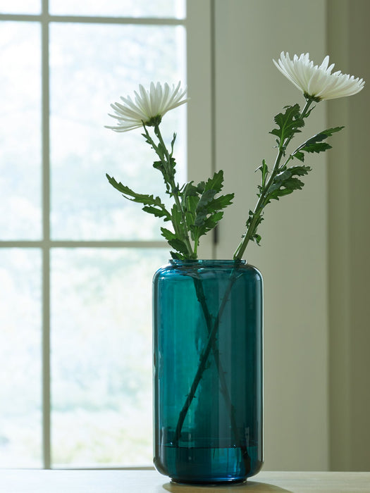 Inisland Vase - House n2 Home Furniture (Manchester,GA)
