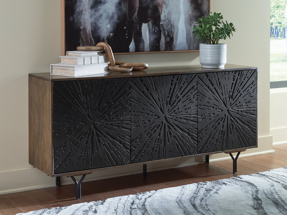 Lavinmont Accent Cabinet - House n2 Home Furniture (Manchester,GA)