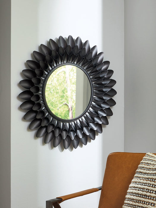 Ryenmour Accent Mirror - House n2 Home Furniture (Manchester,GA)