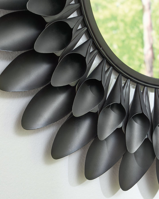 Ryenmour Accent Mirror - House n2 Home Furniture (Manchester,GA)