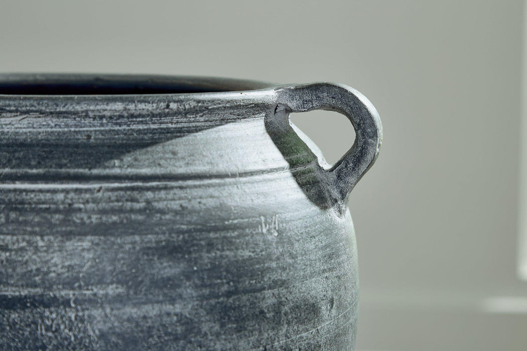 Meadie Vase - House n2 Home Furniture (Manchester,GA)