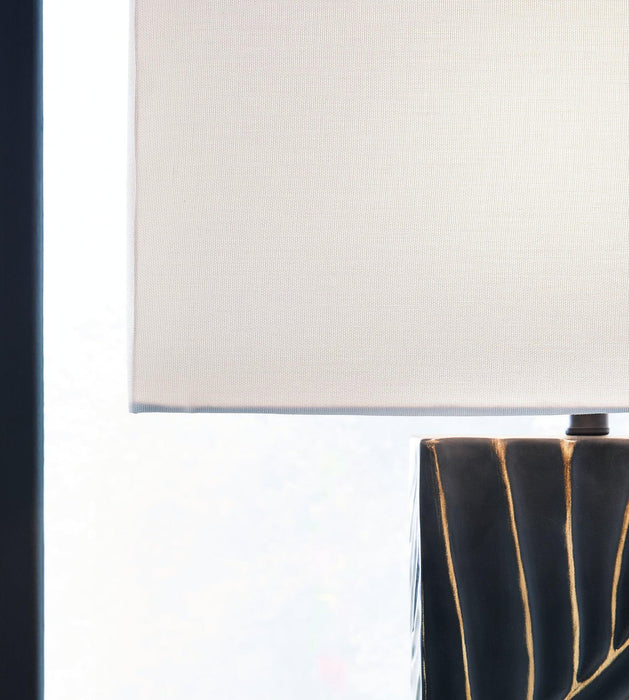 Bartlen Lamp Set - House n2 Home Furniture (Manchester,GA)
