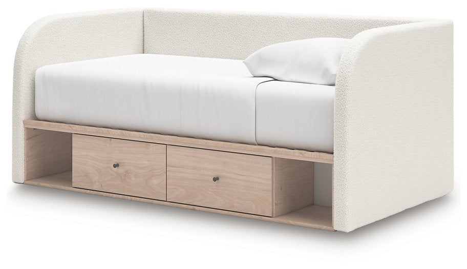 Arloster Upholstered Bed - House n2 Home Furniture (Manchester,GA)