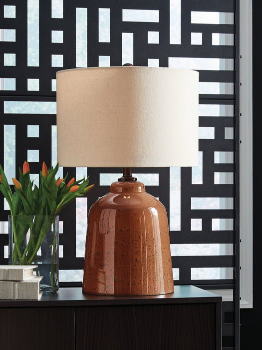 Aaleahya Table Lamp - House n2 Home Furniture (Manchester,GA)